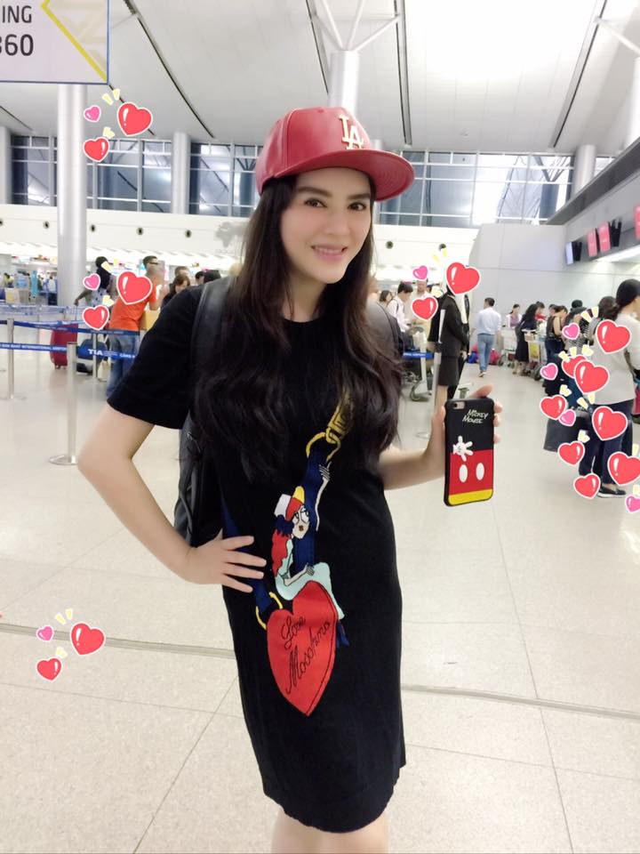 Lý Nhã Kỳ khéo chọn áo phông quot;đặc trịquot; ngực quá khổ - 9