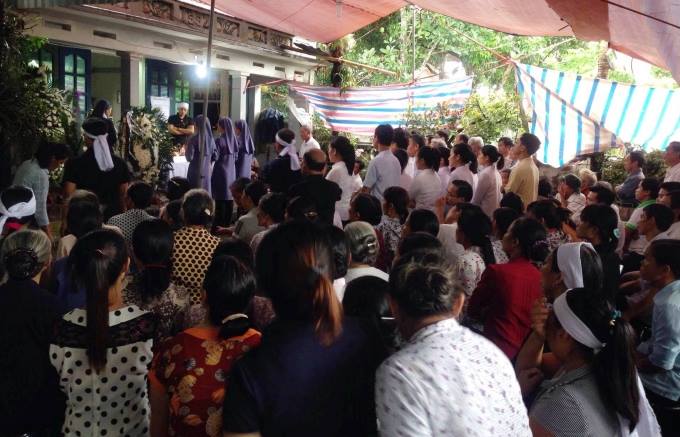 Nữ giám thị 9X bị sát hại: Nghẹn ngào lễ trao bằng trước di ảnh - 3