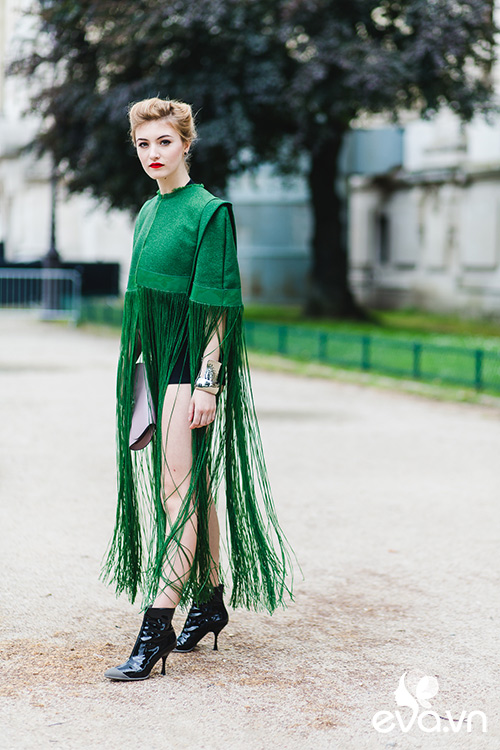 quot;Run rẩyquot; ngắm tín đồ thời trang đi xem show Chanel - 15