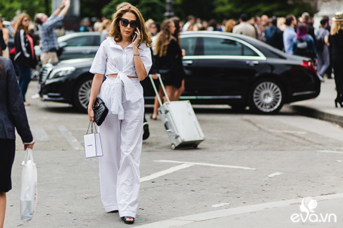 quot;Run rẩyquot; ngắm tín đồ thời trang đi xem show Chanel - 9