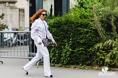 quot;Run rẩyquot; ngắm tín đồ thời trang đi xem show Chanel - 12