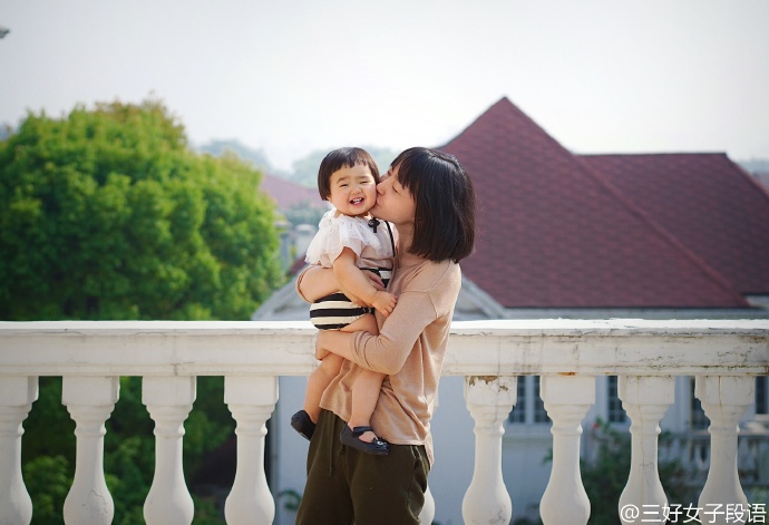 Những hình ảnh cực đáng yêu của bé gái #039;thánh ăn#039; - 1
