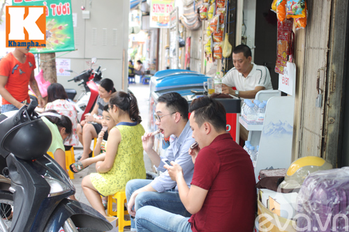 Độc đáo kem hoa quả lạ miệng, ngon mắt trên phố Hàng Mành - 17