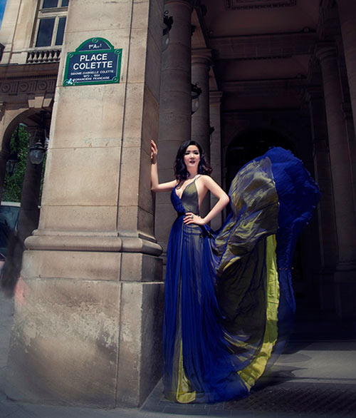 Giáng My khoe vòng 1 gợi cảm khi hội ngộ sao quốc tế - 1