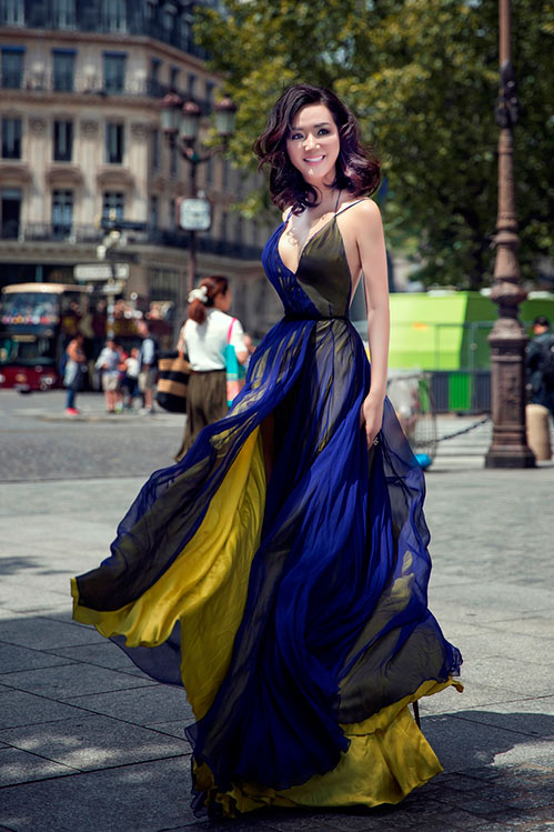 Giáng My khoe vòng 1 gợi cảm khi hội ngộ sao quốc tế - 2