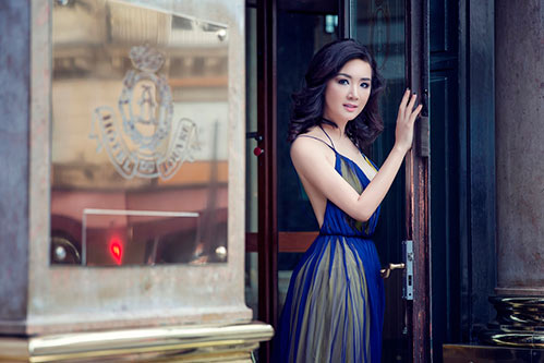 Giáng My khoe vòng 1 gợi cảm khi hội ngộ sao quốc tế - 3