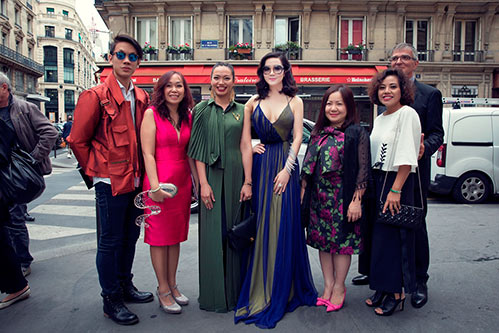 Giáng My khoe vòng 1 gợi cảm khi hội ngộ sao quốc tế - 10