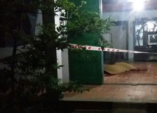 Tin tức 24h nổi bật: Nghi án chồng đâm vợ và hàng xóm vì... ghen - 1