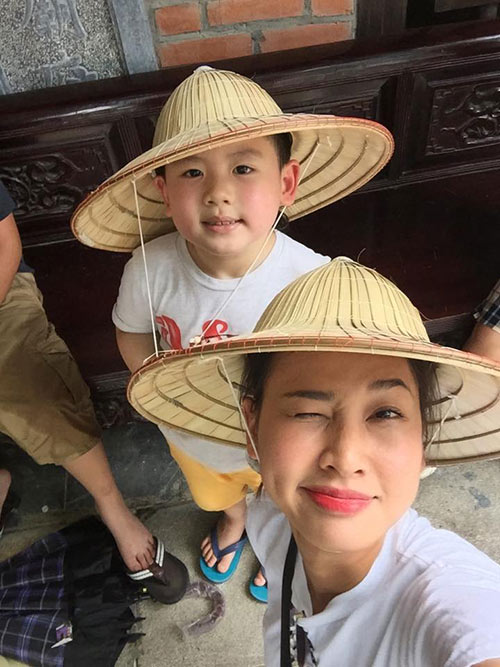 Dương Mỹ Linh đưa 3 con Bằng Kiều về Việt Nam du lịch - 8