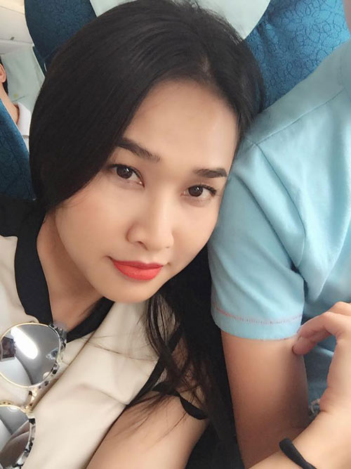 Dương Mỹ Linh đưa 3 con Bằng Kiều về Việt Nam du lịch - 1