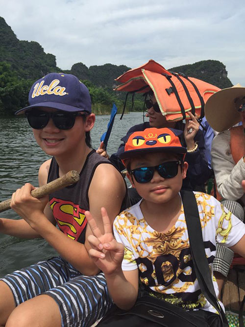 Dương Mỹ Linh đưa 3 con Bằng Kiều về Việt Nam du lịch - 4