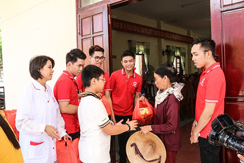 Nguyễn Phi Hùng, V.Music giản dị vẫn đẹp rạng ngời - 4