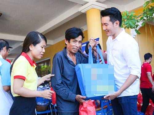 Nguyễn Phi Hùng, V.Music giản dị vẫn đẹp rạng ngời - 2