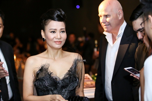 Thu Minh đầy nóng bỏng khi dự sự kiện cùng chồng Tây - 2