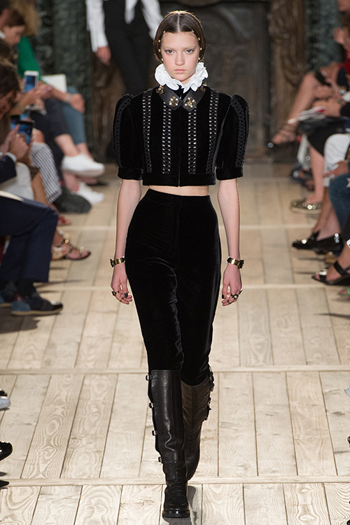 Valentino tái hiện kịch Shakespeare trong BST cao cấp - 10