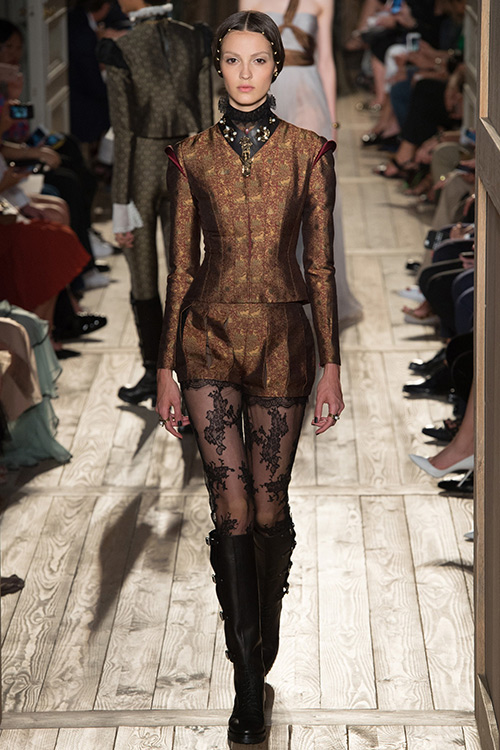 Valentino tái hiện kịch Shakespeare trong BST cao cấp - 14