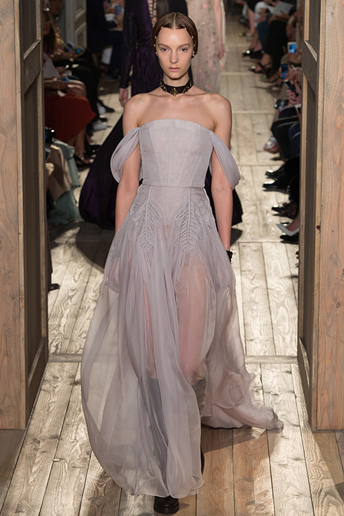 Valentino tái hiện kịch Shakespeare trong BST cao cấp - 15