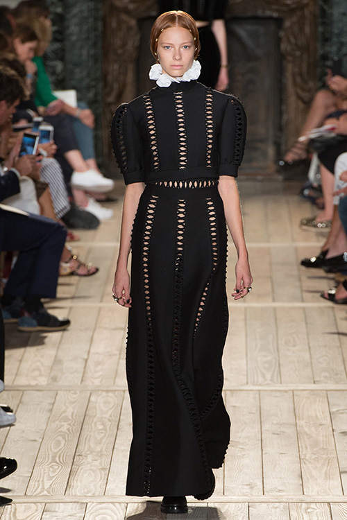 Valentino tái hiện kịch Shakespeare trong BST cao cấp - 5