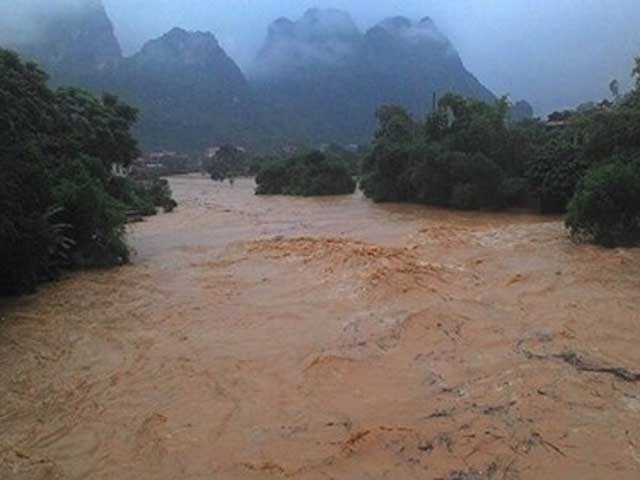 Yên Bái: 2 người bị mưa lũ cuốn trôi, mất tích - 1