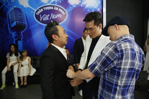 3 quý tử nhà Bằng Kiều theo Dương Mỹ Linh đi cổ vũ bố - 5