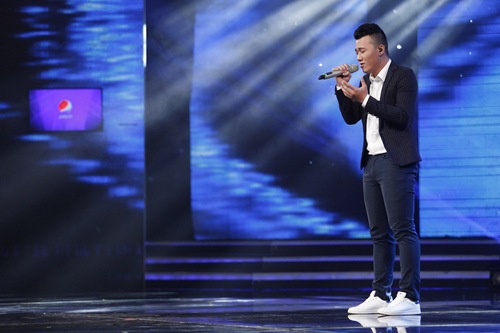 Vietnam Idol: Bằng Kiều bị quot;dìm hàngquot; về chiều cao khiêm tốn - 8