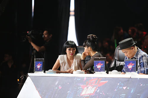 Trang Nhung quot;nhà trăm tỷquot; đẹp mặn mà bên Phương Thanh - 7