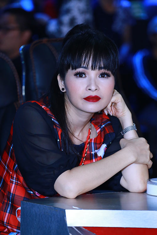 Trang Nhung quot;nhà trăm tỷquot; đẹp mặn mà bên Phương Thanh - 9