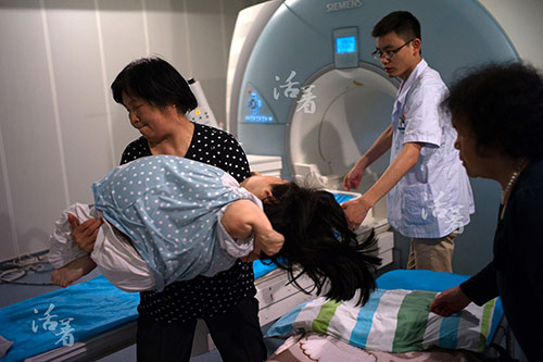 Chuyện mang bầu, sinh con của 3 bà mẹ tật nguyền lay động triệu trái tim - 3