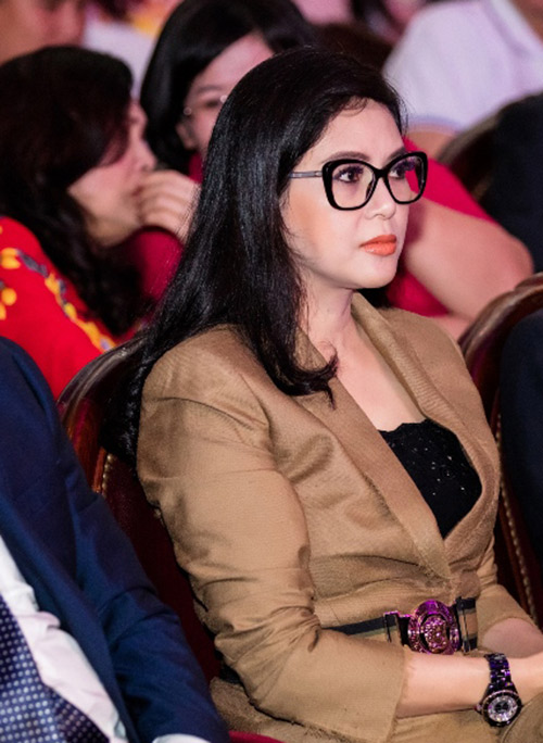 Diễn viên Thủy Tiên sang trọng, thanh lịch trong lễ vinh danh - 2