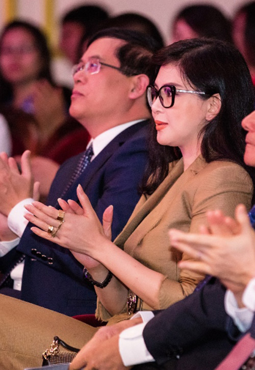 Diễn viên Thủy Tiên sang trọng, thanh lịch trong lễ vinh danh - 3