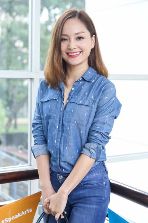 Lan Phương xinh đẹp, trẻ trung, khoe tài tiếng Anh quot;siêu đẳngquot; - 2