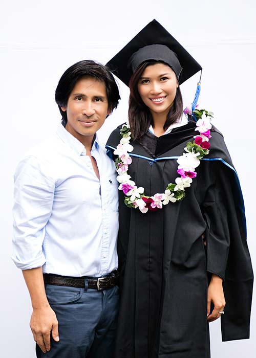 Trang Lạ tình cảm bên chồng Việt kiều khi nhận bằng Thạc sĩ - 5
