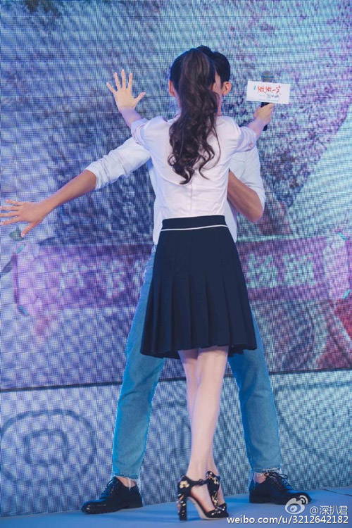 Bỏ rơi Huỳnh Hiểu Minh, Angelababy tình tứ bên trai trẻ - 6