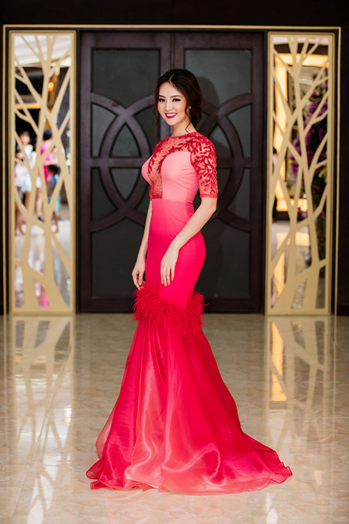 Á hậu Thụy Vân khoe ngực sexy bên Minh Tiệp - 7