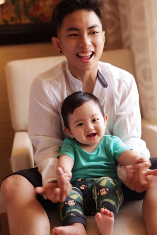 “Phát cuồng” với những biểu cảm cực đáng yêu của bố con Phan Hiển - 2