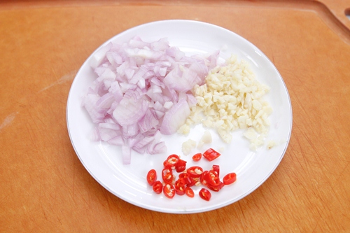 Sụn gà rang muối tiêu thơm ngon, giòn sần sật - 2