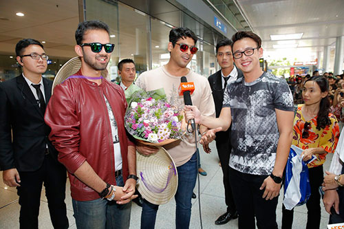 Sao quot;Cô dâu 8 tuổiquot; gây tắc nghẽn sân bay Tân Sơn Nhất - 4