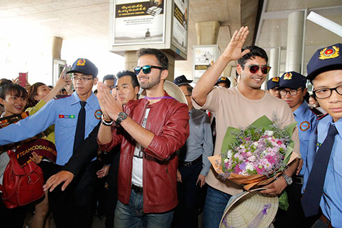 Sao quot;Cô dâu 8 tuổiquot; gây tắc nghẽn sân bay Tân Sơn Nhất - 12