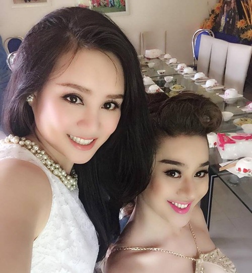 Khánh Thi, Vy Oanh, Lâm Chi Khanh lộng lẫy dự đám cưới MC Thanh Bạch ở quê - 5