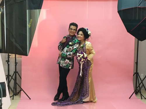 Khánh Thi, Vy Oanh, Lâm Chi Khanh lộng lẫy dự đám cưới MC Thanh Bạch ở quê - 10