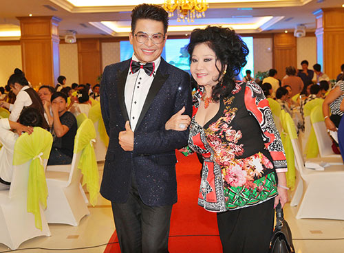 MC Thanh Bạch đã bí mật kết hôn với doanh nhân Thúy Nga trưa nay - 2