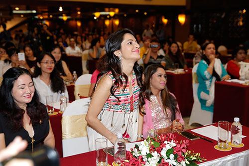 Thanh tra Shiv của quot;Cô dâu 8 tuổiquot; mong có bạn gái người Việt - 4