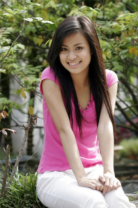 Thời trang sao Việt thời xưa: Không photoshop, Hoàng Thuỳ Linh vẫn đẹp mòn mắt - 1