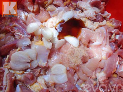 Bữa sáng đổi vị với bún gà xào sả ớt - 2