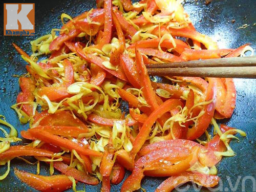 Bữa sáng đổi vị với bún gà xào sả ớt - 3