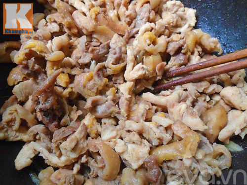 Bữa sáng đổi vị với bún gà xào sả ớt - 4