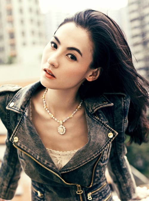 Giật mình trước thân hình gầy như que củi của quot;gái hai conquot; Trương Bá Chi - 6