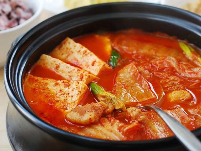 Cách nấu canh kim chi siêu ngon đúng chất Hàn Quốc
