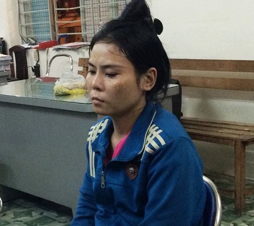 Người phụ nữ 3 con ân hận vì làm thẻ ngân hàng cho đối tượng lừa đảo - 1