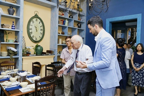 Hà Anh và chồng Tây rạng ngời bên bố mẹ trong lễ ăn hỏi - 7